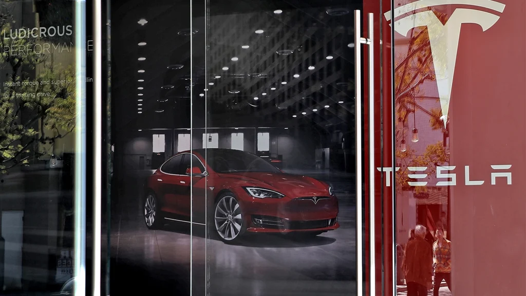 Why Are Tesla Car Batteries Made of Thousands of Small Batteries